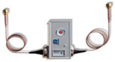 Differential oil pressure controls for protection of commercial compressors when there is a fault in the oil system