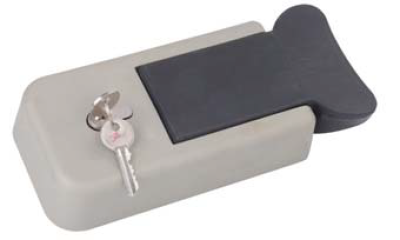 Cold room latch